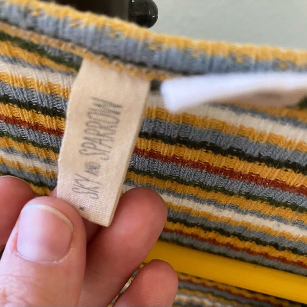 Sky & Sparrow || V Neck Cropped Ribbed Knit Striped Cardigan Top - Picture 7 of 10